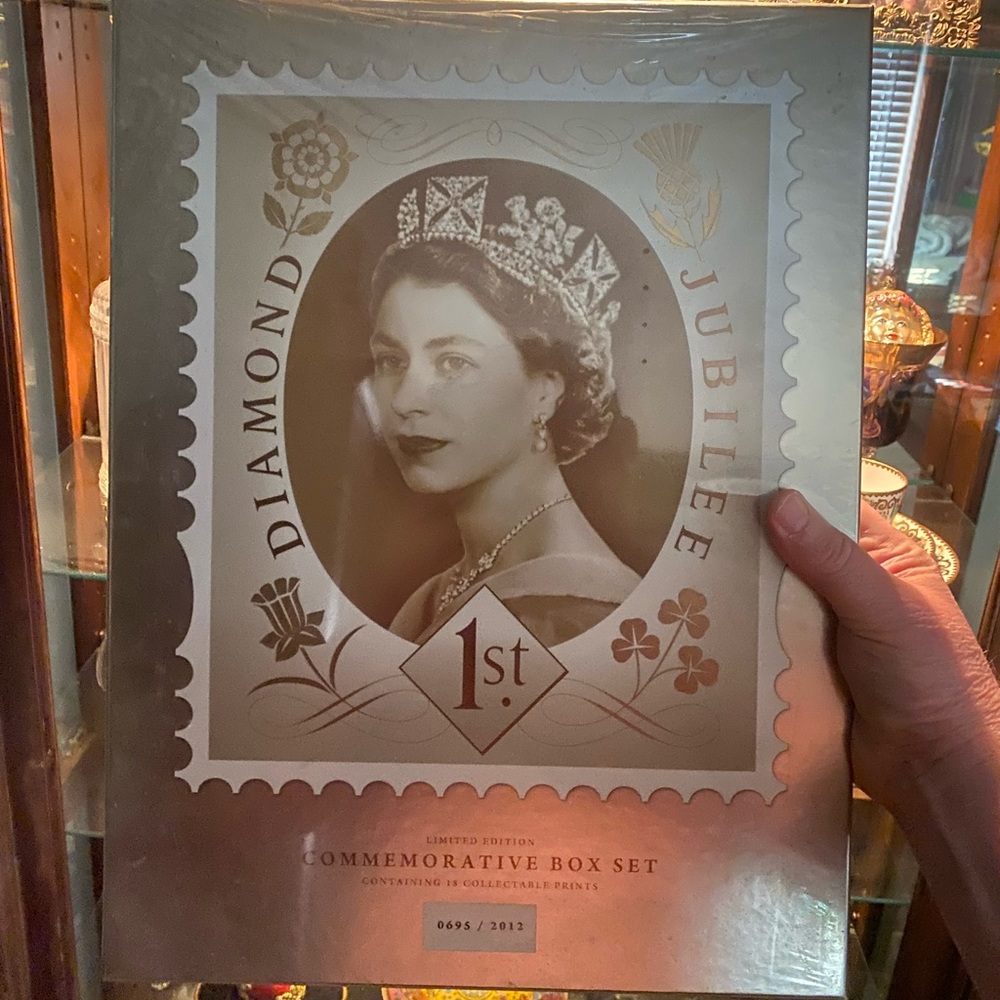 QUEEN ENGLAND BOXSET SEALED DIAMOND JUBILEE LOW NUMBER !